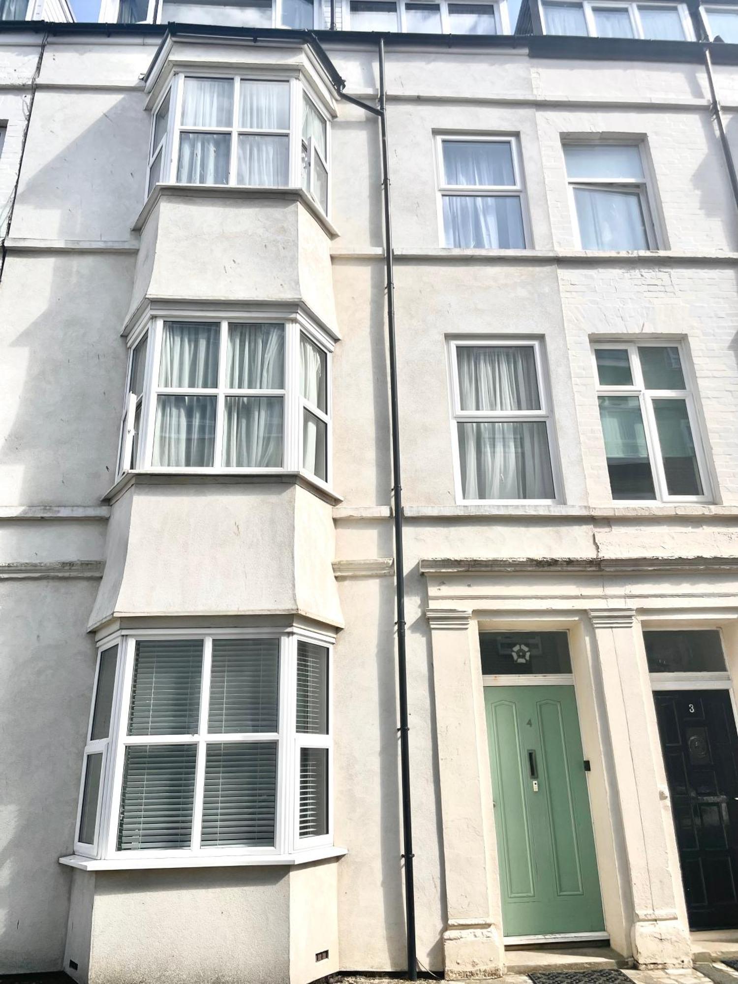 Tidesreach Filey, Sleeps 13, Close To Beach Экстерьер фото